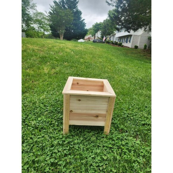 Handcrafted Cedar Wood Planter Box For Indoor/Outdoor Gardening Rustic Design - Picture 4 of 5